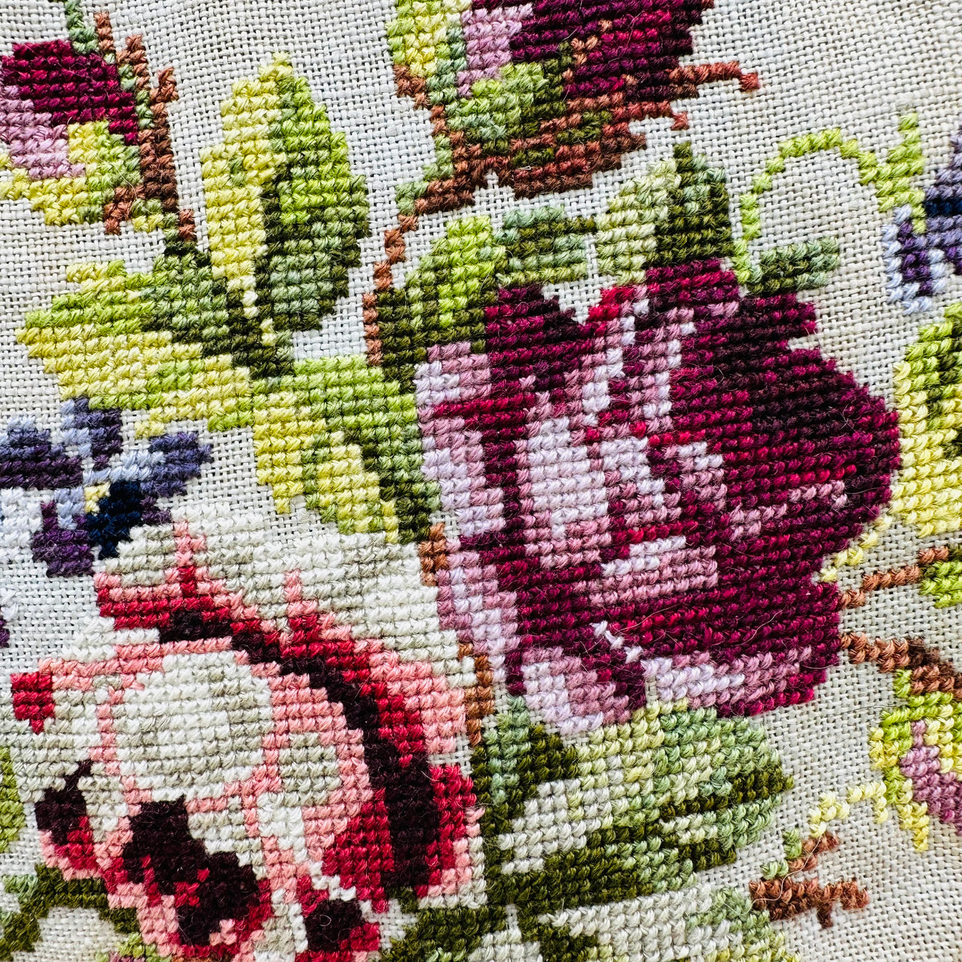 Maximum Cross Stitch - Gwyneth's Bouquet - Booklet Chart and/or Roxy F ...