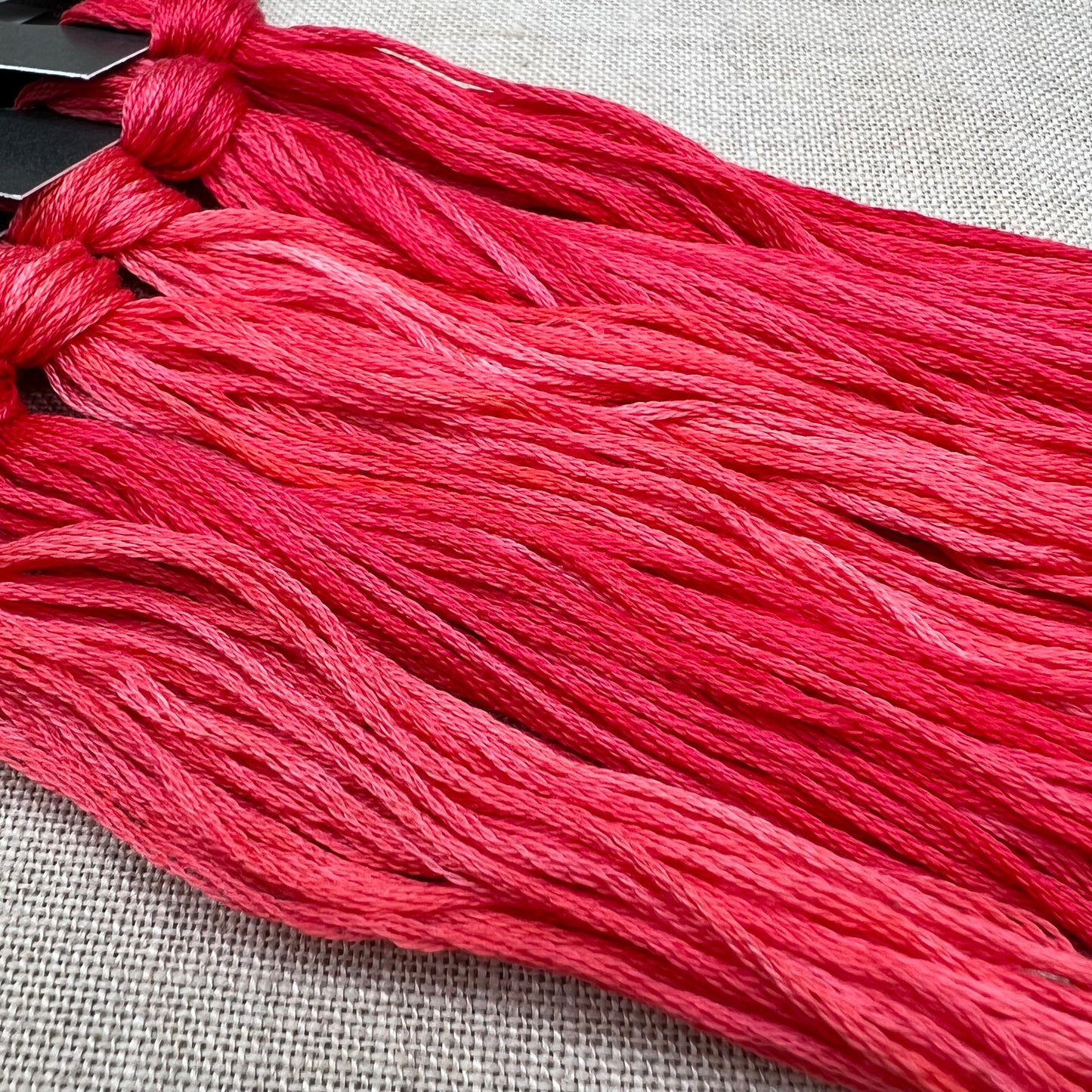 Roxy Floss Collection 8yd Starburst Cherry