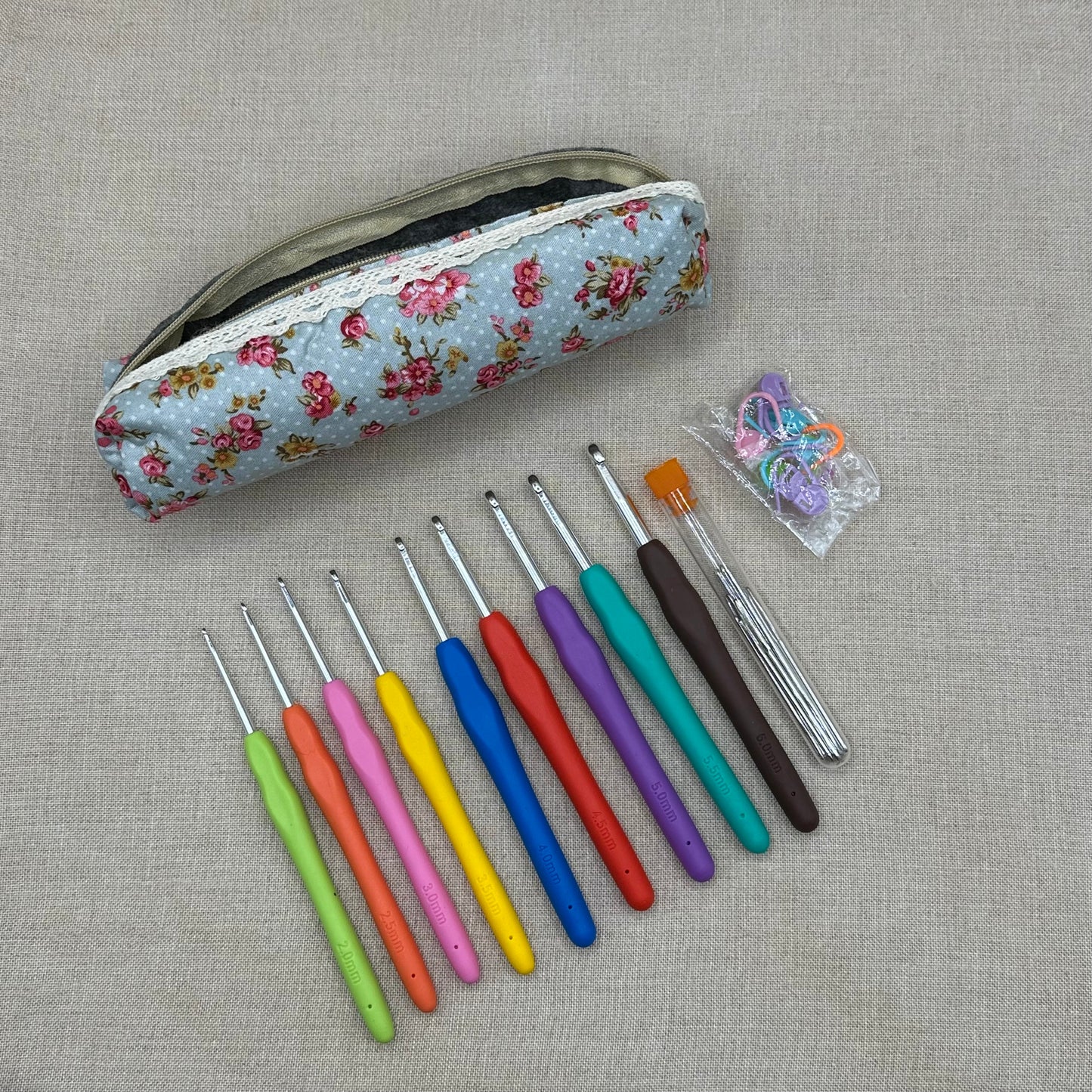 Crochet with Caroline - Crochet Hook Set and Coordinating Wedgetote Project Bag